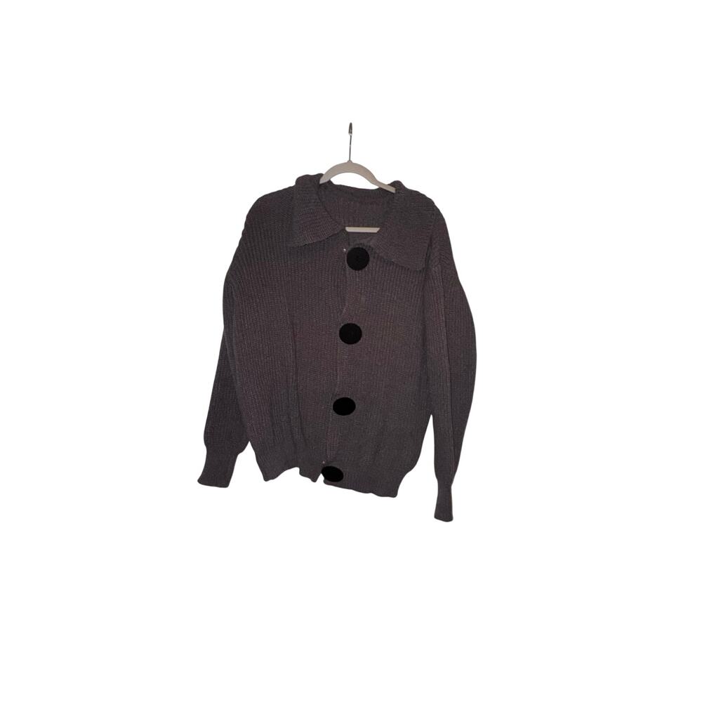 Cute grey sweater with large buttons